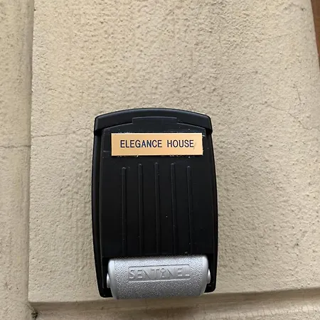 Elegance House לה ספציה